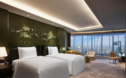 J Hotel Shanghai Tower