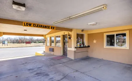 Western Inn by Capital O Cleburne TX
