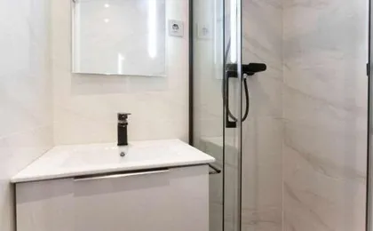 NEW. Moderno y elegante apartamento céntrico.