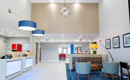 Holiday Inn Express Lake Forest By IHG