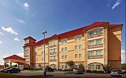 La Quinta Inn & Suites by Wyndham Allen At The Village