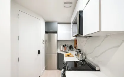 48 Midtown West Apt