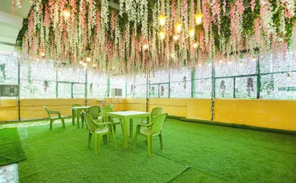 Via Aditya Guest House - Nr. Dasaswamedh Ghat