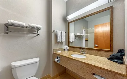 Best Western Plus San Antonio East Inn & Suites