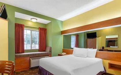 Microtel Inn & Suites by Wyndham Charlotte/Northlake