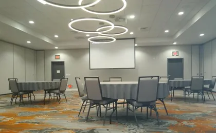 Holiday Inn Kansas City - Northeast