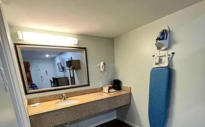 Continental Inn and Suites Nacogdoches TX SFA University Downtown