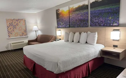 Days Inn by Wyndham Morgan's Wonderland / Ih-35 N