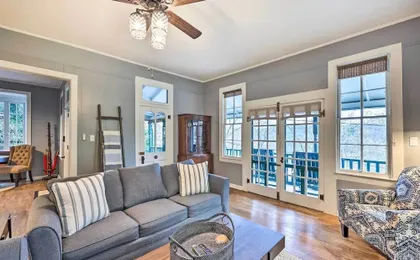 Cozy Eureka Springs Cottage, Walk to Dtwn!