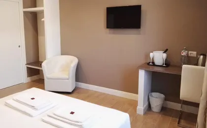 Tolli Rooms