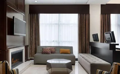 Doubletree by Hilton Milwaukee - Brookfield (H)
