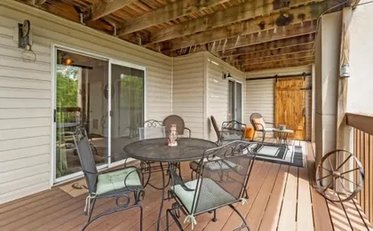 Time Traveler Suite - Private Balcony
