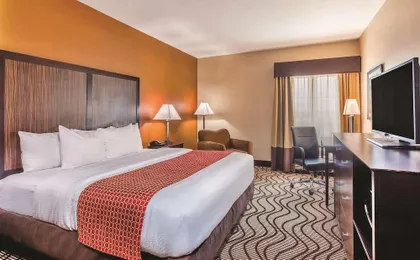 La Quinta Inn & Suites by Wyndham Cotulla