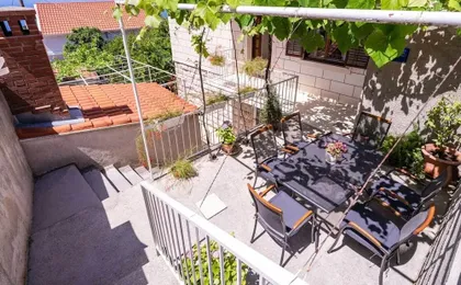 Apartments Stella - Three-bedroom Apartment With Balcony and Terrace