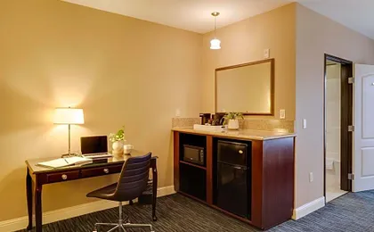Ayres Hotel & Spa Mission Viejo – Lake Forest
