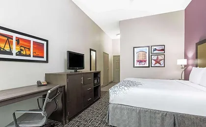 La Quinta Inn & Suites by Wyndham Hillsboro
