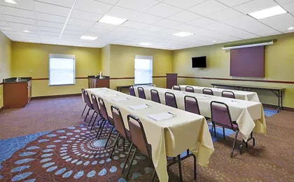 Holiday Inn Express Hotel & Suites Circleville By IHG