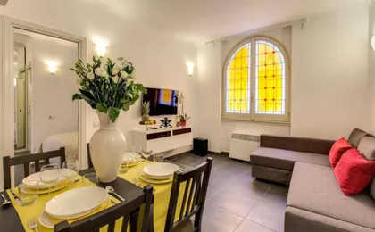 Elegant Apartment Behind The Colosseum