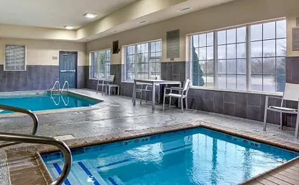 Country Inn & Suites by Radisson, Georgetown, KY