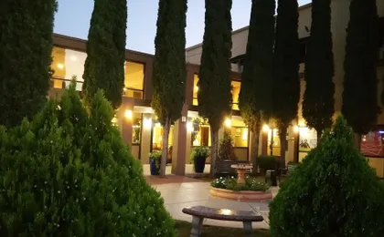Mariposa Hotel