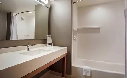 Courtyard by Marriott Lenox Berkshires