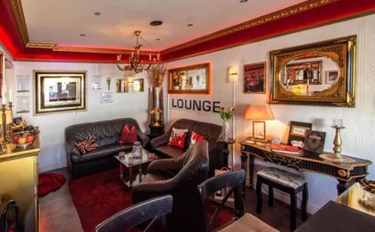 Chez-Ronny (Adults only)