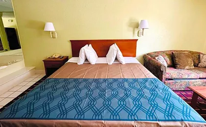Ozark Inn and Suites