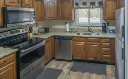 1 Mi to Dtwn Pigeon Forge! Mtn-view Gem w/ Balcony