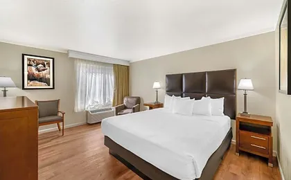 Best Western Plus Northwoods Inn