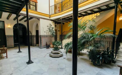 Exclusive Duplex- 1bd 1bth- Cathedral of Seville