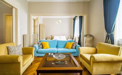Emporikon Apartment Steps From Historic Center