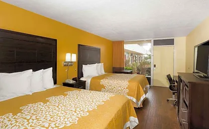 Days Inn & Suites by Wyndham Port Richey