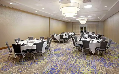 Hilton Garden Inn Omaha Aksarben Village