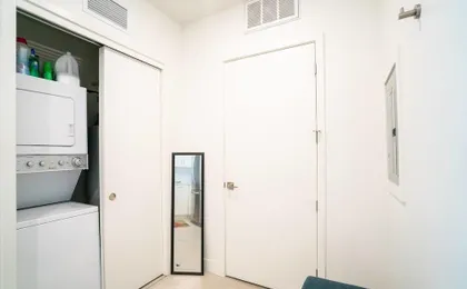 Minimalist & Alluring Condo, Walk To Mile High