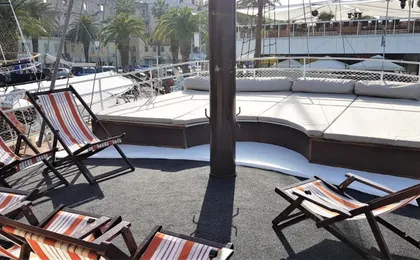 Rhythm Floating Hostel - Zadar (Adults Only)