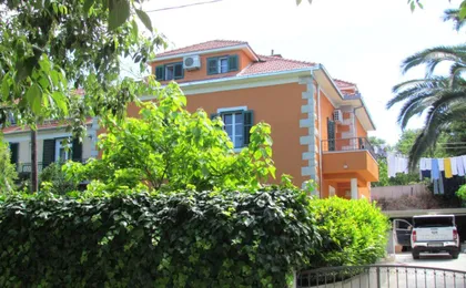Apartment Bacvice Holiday with Free Parking