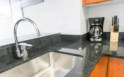 Beautiful 1 Bed Fully Furnished Apartment