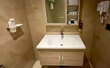 Hotel Grand Continent Premier Banjara Hills, Hyderabad