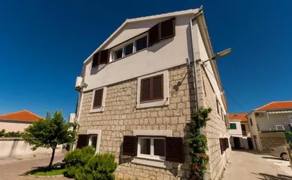 Apartments Vranjić
