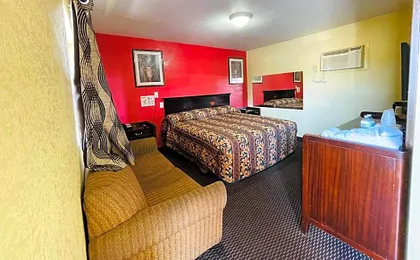 Royal Palms Motel & RV Park