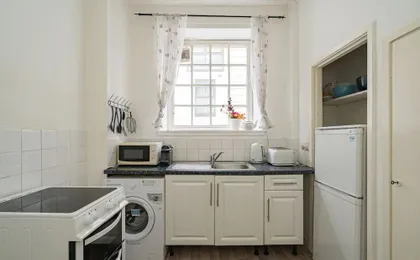 Stunning Royal Mile Old Town Apartment