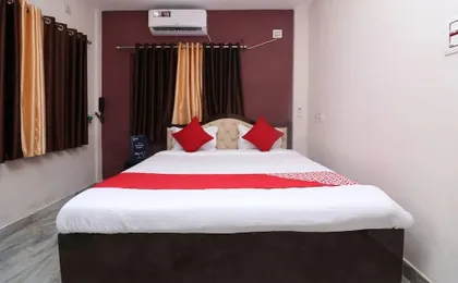 OYO 15722 Hotel Padmavati