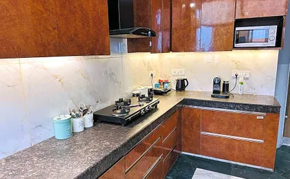 Divine Inn Hotel Near Rajouri Garden Main Market