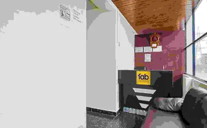 Fabexpress Star Kinghood Inn