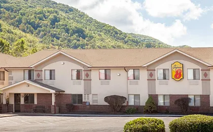 Super 8 by Wyndham Norton VA