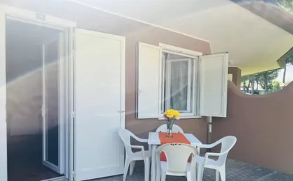 Apartment With Garden and Swimming Pool Access