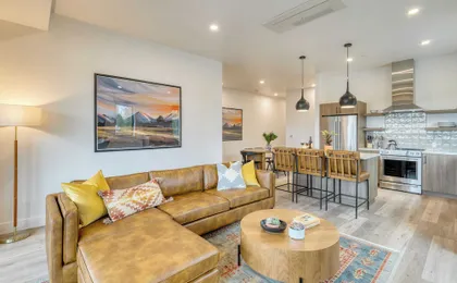 1115 Aerie Buyout 2 Units, Near Downtown Hot Tub + Mountain View