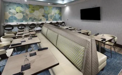 Holiday Inn & Suites Arden - Asheville Airport