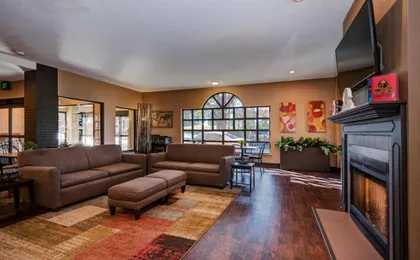 Guest Inn & Suites Midtown Medical Center