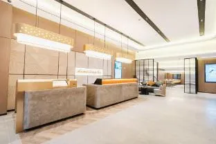 Home Inn Plus Shanghai the Bund Sichuan North Road Metro Station